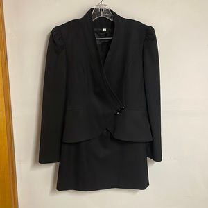 Vintage Peabody House 2 piece suit set, size 11, black!